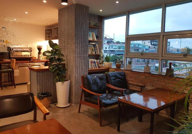 Pensió White Windmill Guesthouse