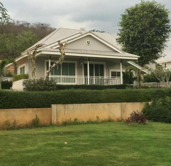 استراحتگاه Sangchan Garden At Kaeng Krachan