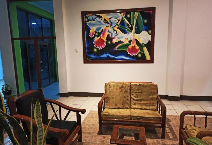 هاستل Hostal La Cueva Moyobamba