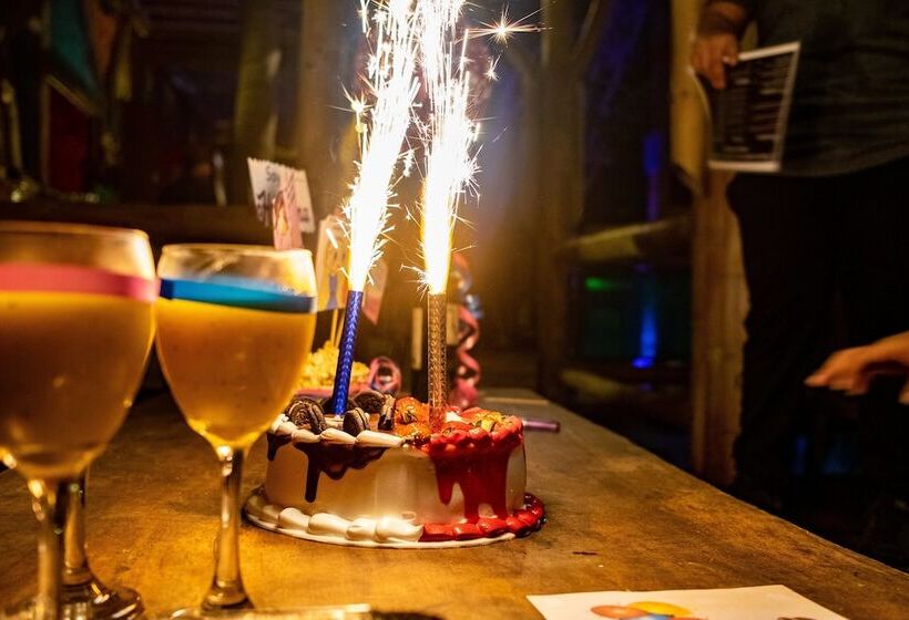 הוסטל Kanta Sana