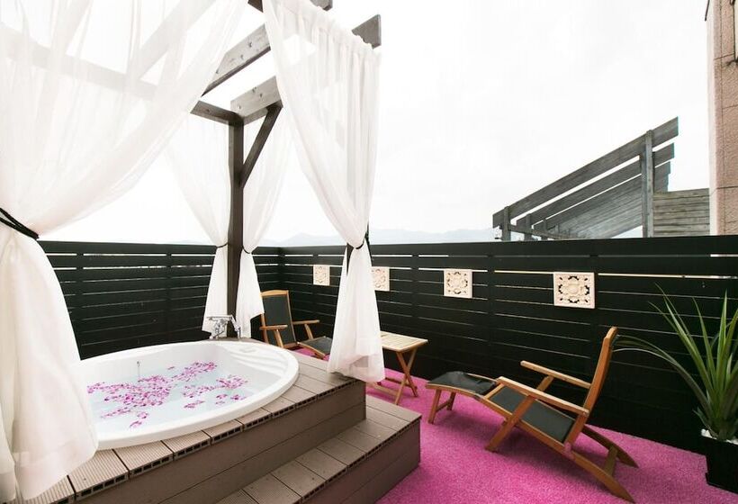 בית מלון כפרי Atlantis Otsu