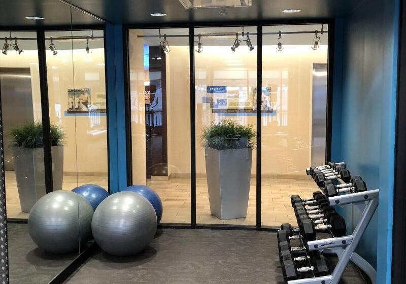 فندق Fairfield Inn & Suites By Marriott Decorah