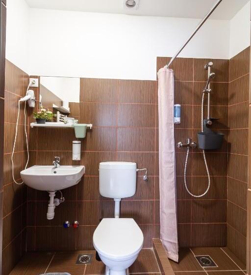 Pensionat Airport Károly Centrál