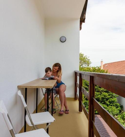 Pensionat Airport Károly Centrál