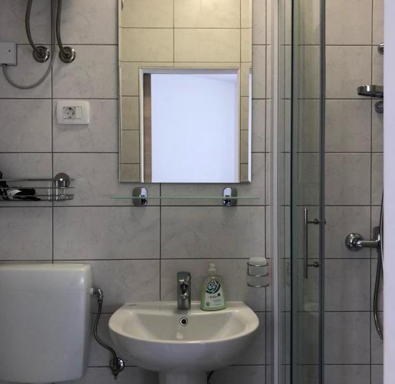 پانسیون Apartments & Rooms Nardin