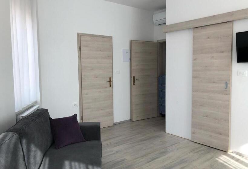 پانسیون Apartments & Rooms Nardin