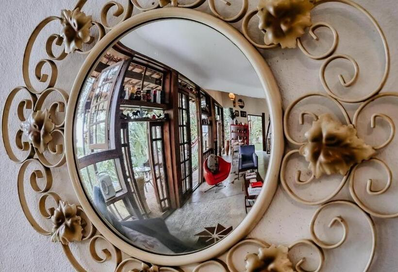 פנסיון Bus Stop Paraty