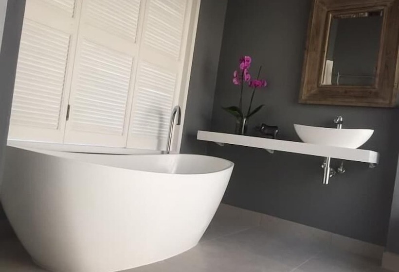 פנסיון Canal Guest House