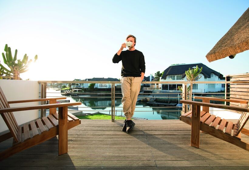 פנסיון Canal Guest House