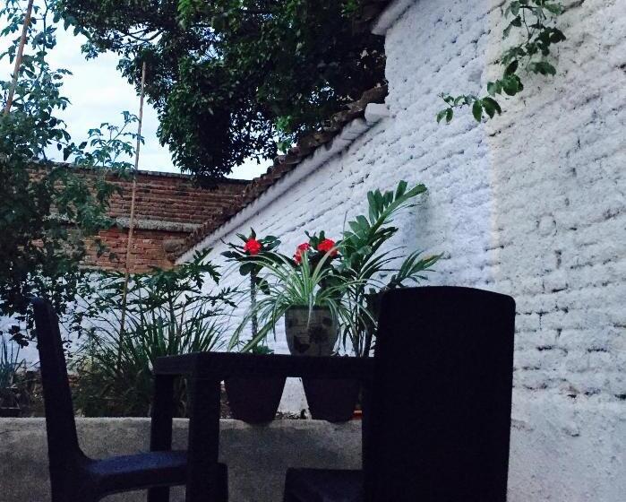 پانسیون Casa Helga A Dos Cuadras De La Basílica, Casa Entera Con Jardín Amplio, 6 Habitaciones, 5 Baños, Coc