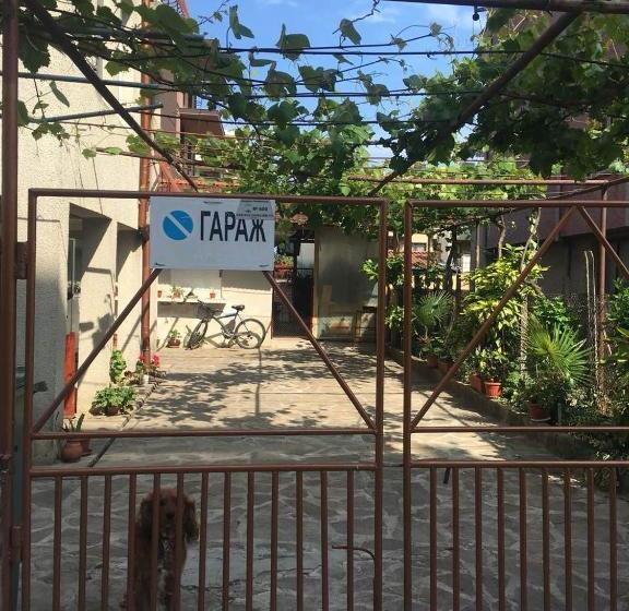 פנסיון Guest House Milevi