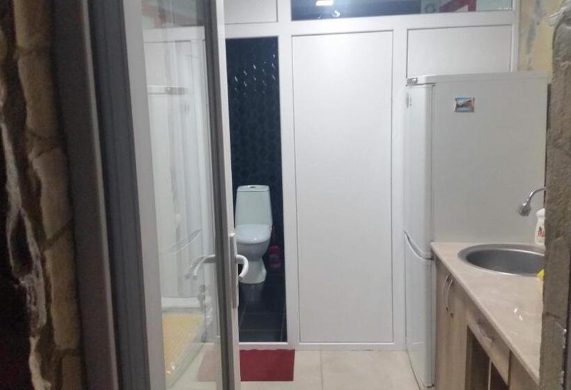 پانسیون Guest House Ucha