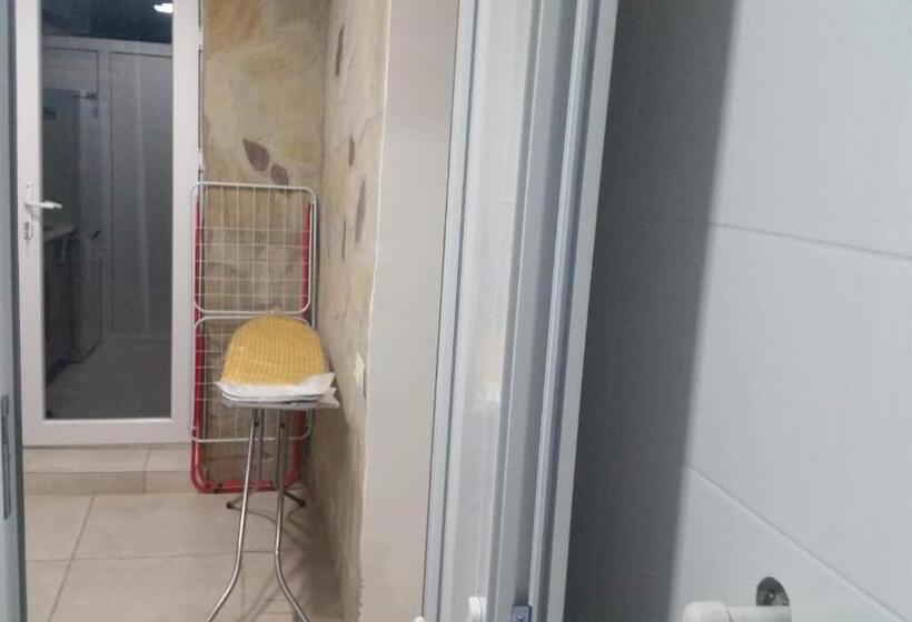 پانسیون Guest House Ucha