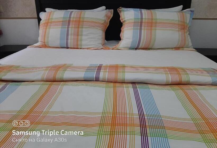 پانسیون Guest House Ucha