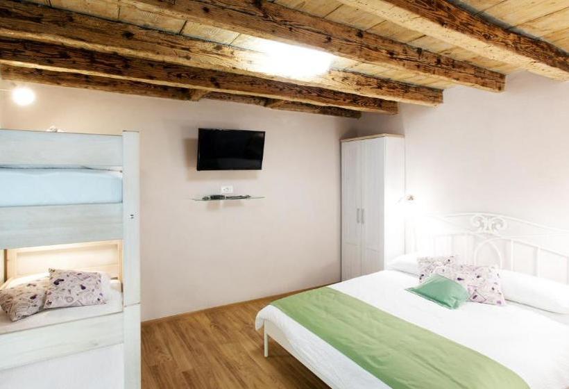 پانسیون Guesthouse Centrum B&b