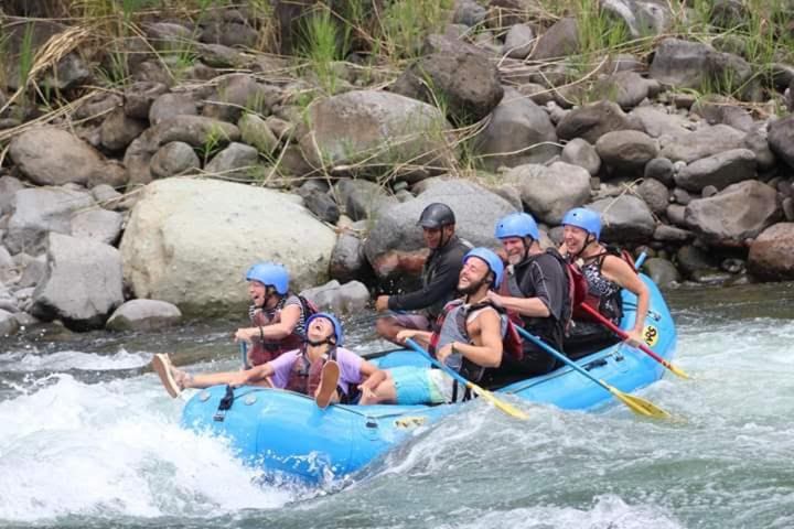 ペンション Hostal Y Cabinas Anita And Rafting Tour!