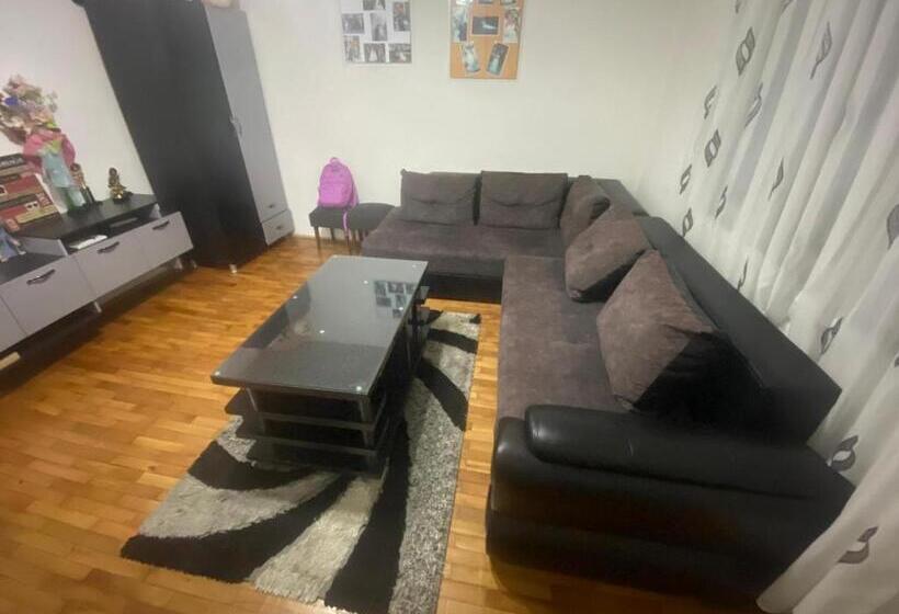 پانسیون Iliovski Inn   Just Like Home