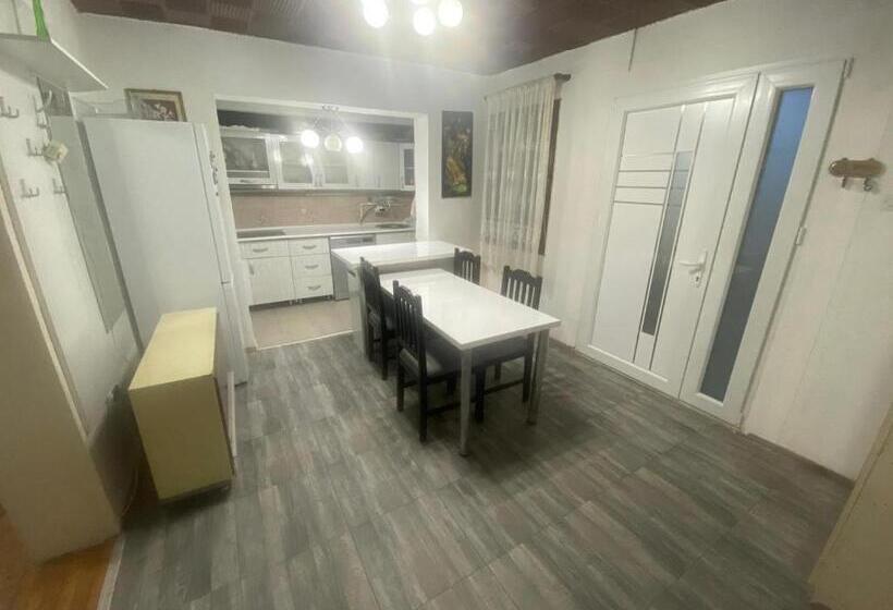 پانسیون Iliovski Inn   Just Like Home