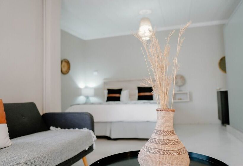 פנסיון Lighthouse Guesthouse & Cafe