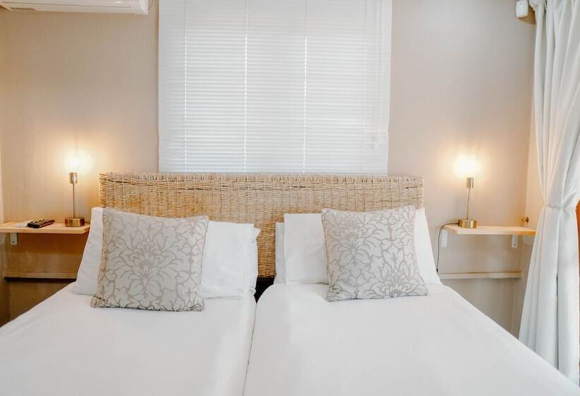 פנסיון Lighthouse Guesthouse & Cafe