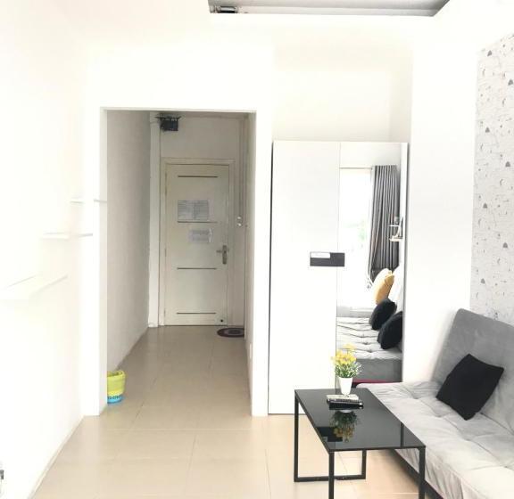 پانسیون Moka S House