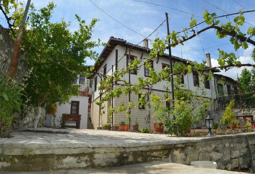 פנסיון Pjetri House