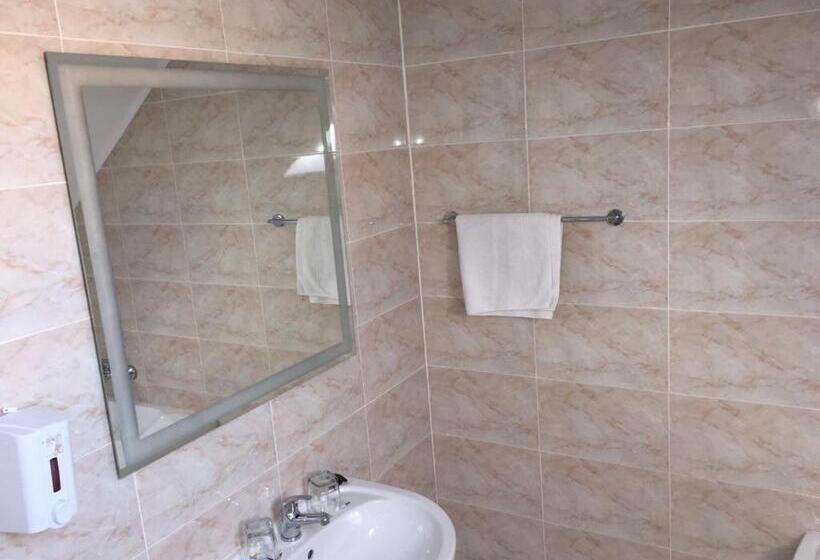 פנסיון Step Inn