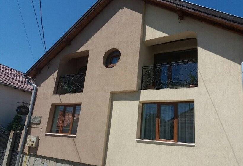 פנסיון Step Inn