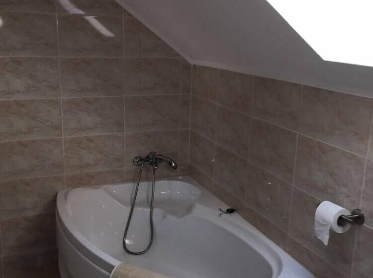 פנסיון Step Inn