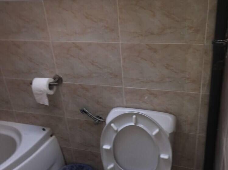 פנסיון Step Inn