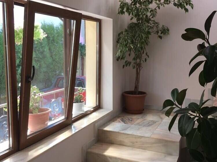 פנסיון Step Inn