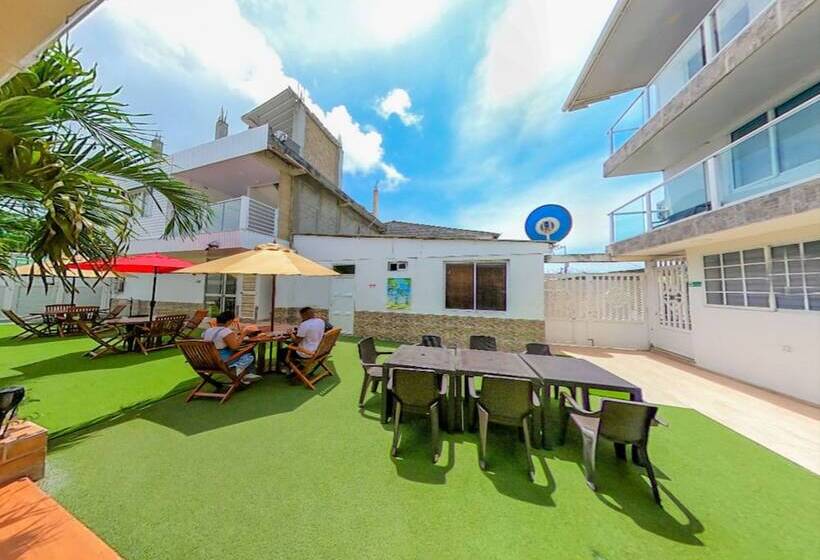 ユースホステル Apartamentos Isla Tropical