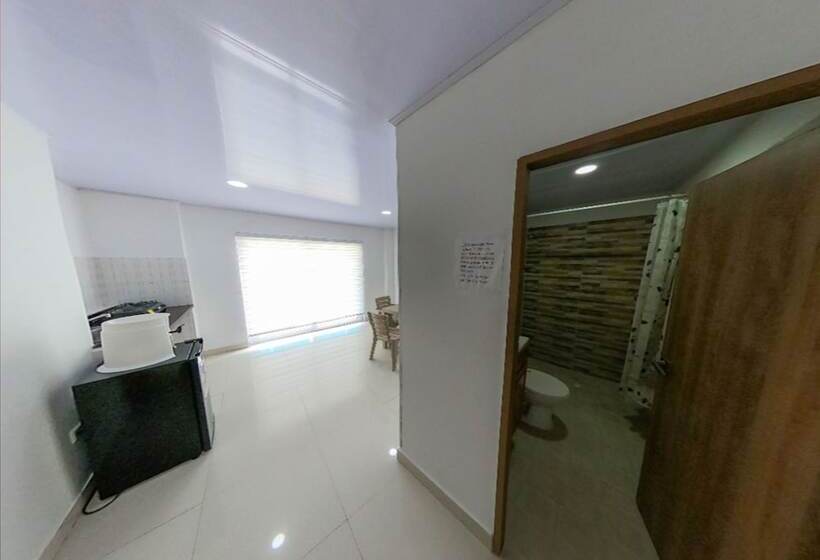 ユースホステル Apartamentos Isla Tropical