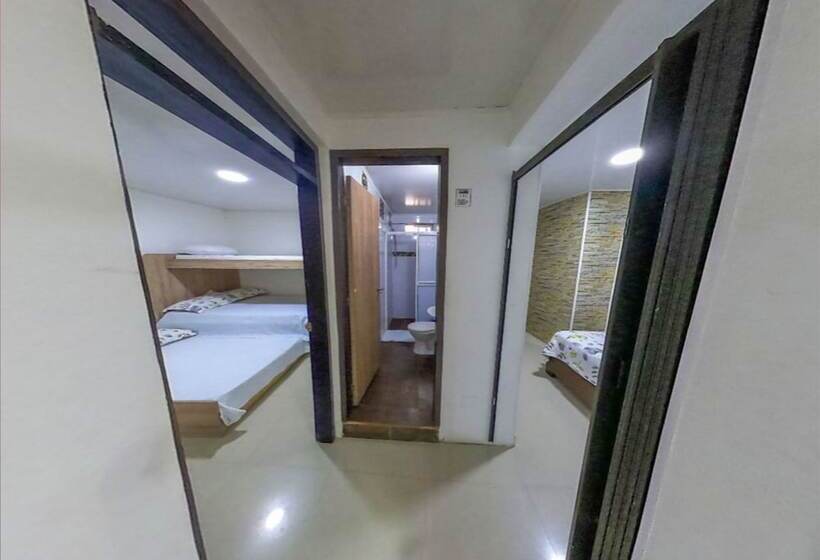 ユースホステル Apartamentos Isla Tropical