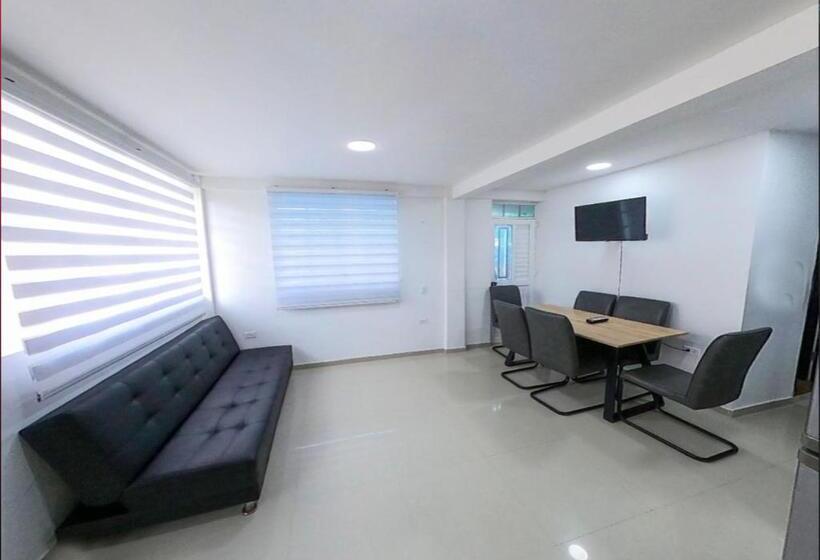 ユースホステル Apartamentos Isla Tropical