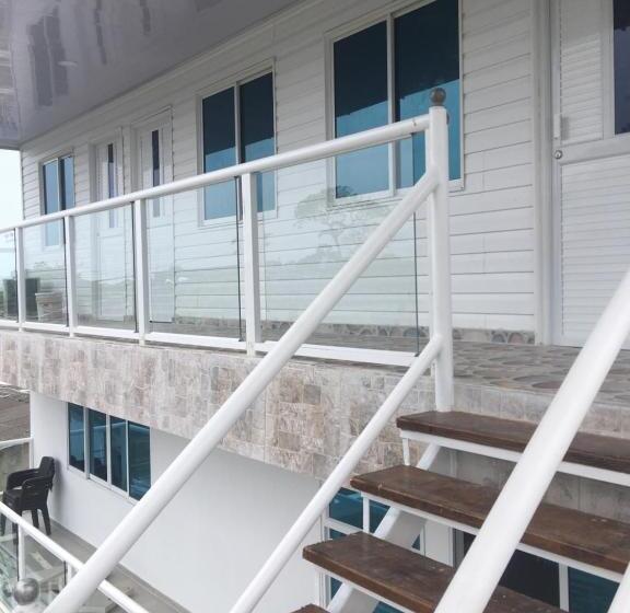 ユースホステル Apartamentos Isla Tropical