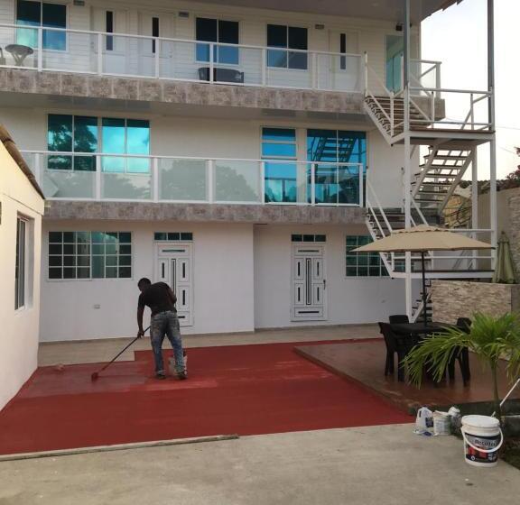 ユースホステル Apartamentos Isla Tropical