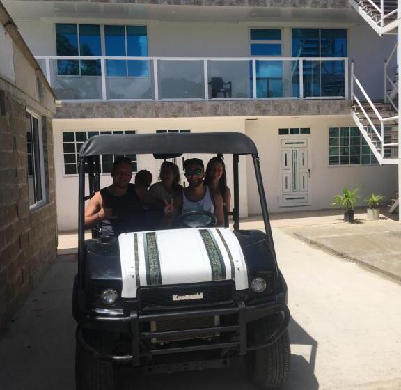 ユースホステル Apartamentos Isla Tropical