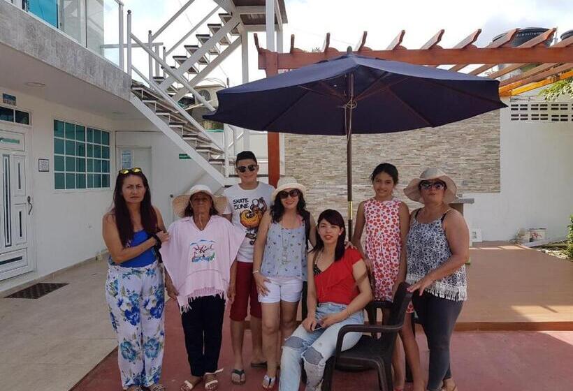 ユースホステル Apartamentos Isla Tropical