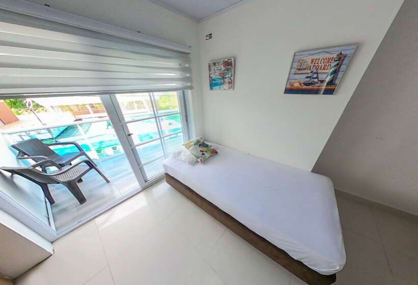 ユースホステル Apartamentos Isla Tropical