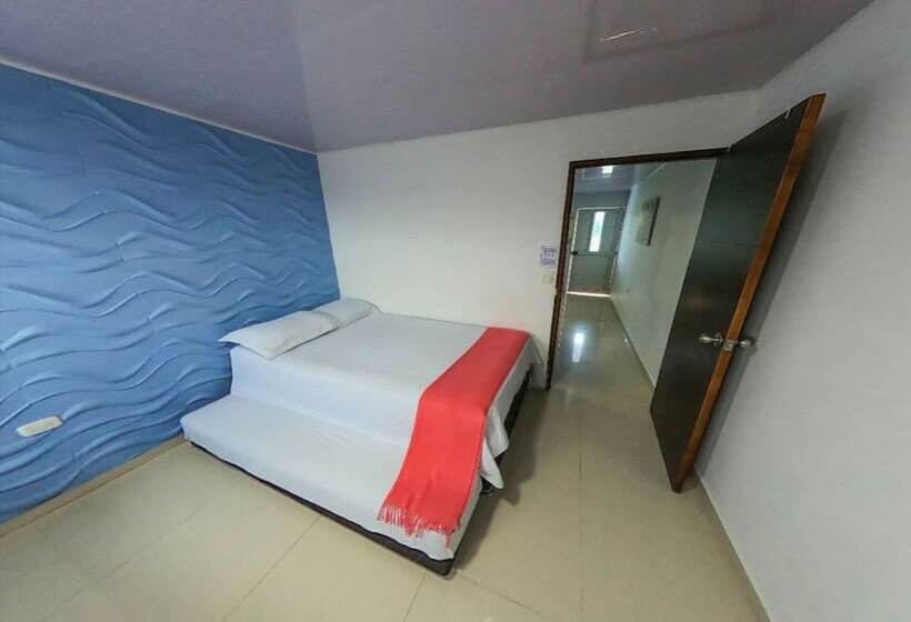 ユースホステル Apartamentos Isla Tropical