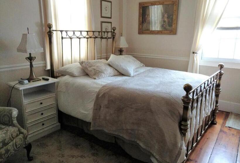 ベッドアンドブレックファースト Daniel Stebbins B And B