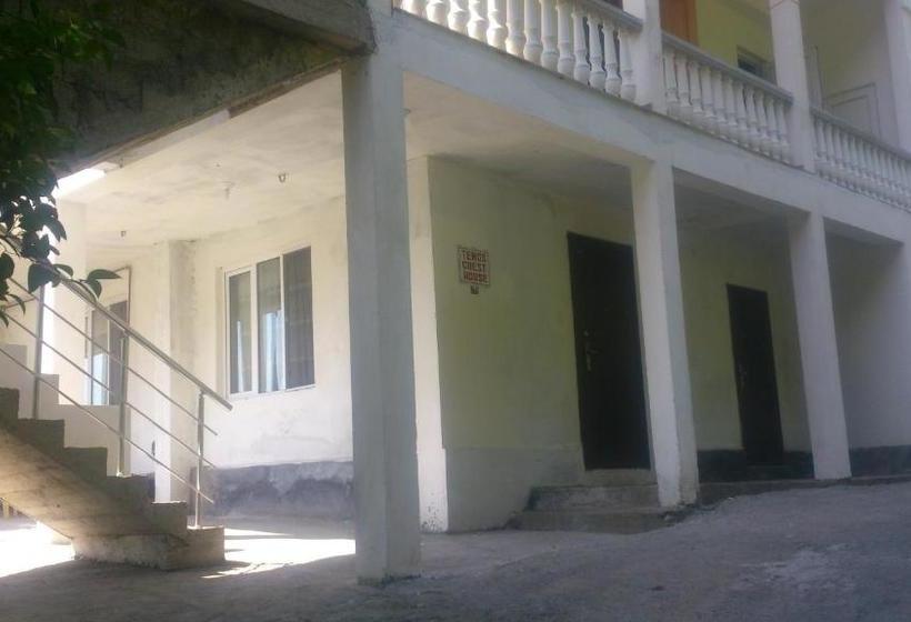 پانسیون Temo S Guest House In Kvariati