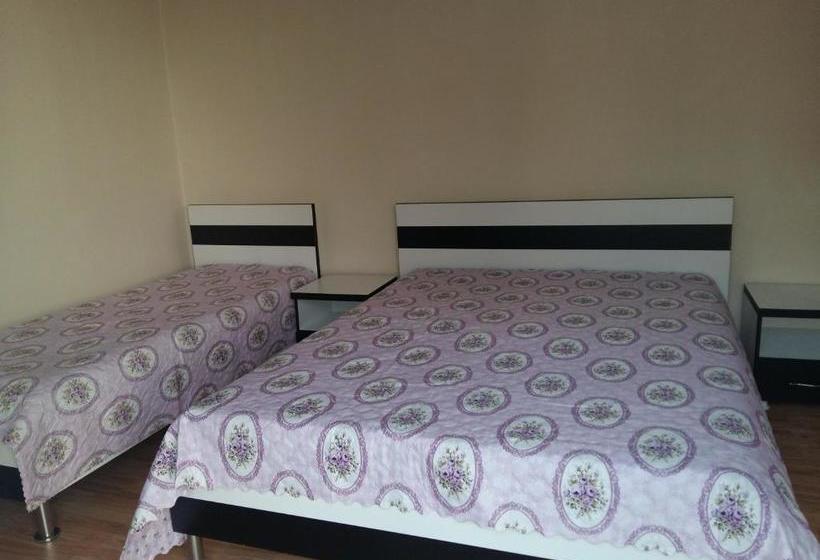 پانسیون Temo S Guest House In Kvariati