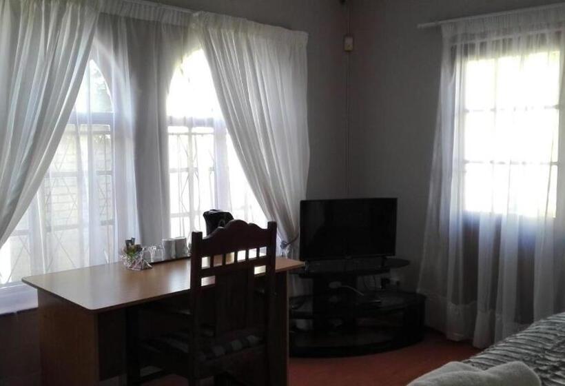 פנסיון Versailles B And B