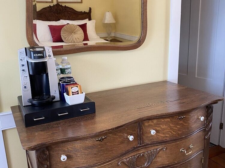 Spouter Inn Bed & Breakfast