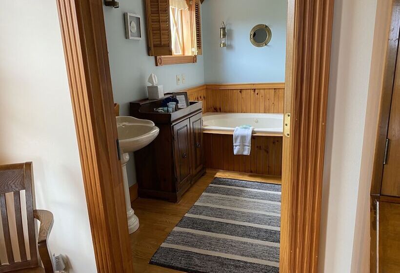 Spouter Inn Bed & Breakfast