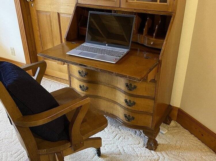 Spouter Inn Bed & Breakfast