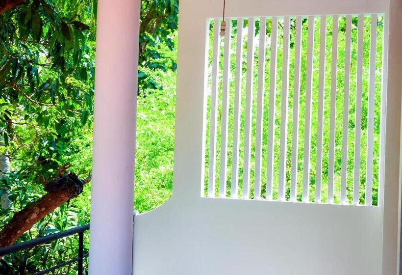 הוסטל Vishmee Holiday Inn