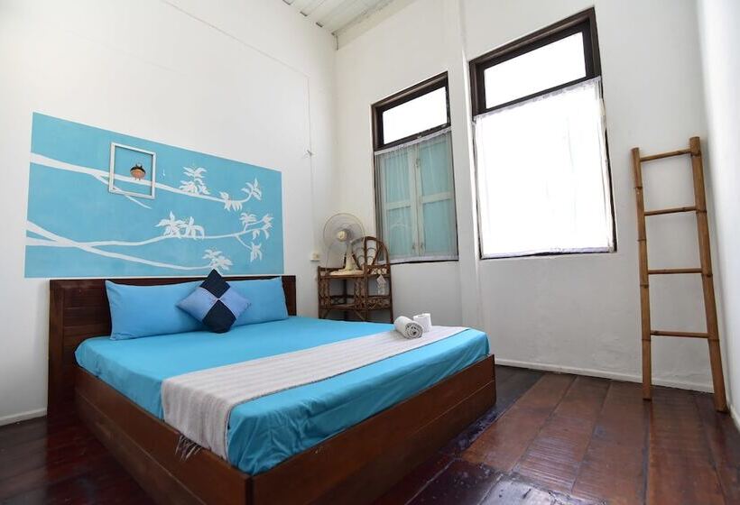 بنسيون Blue Juice